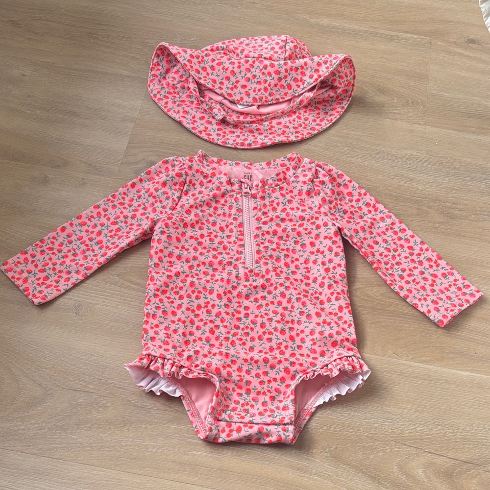 Gap Baby Swimsuit with Hat